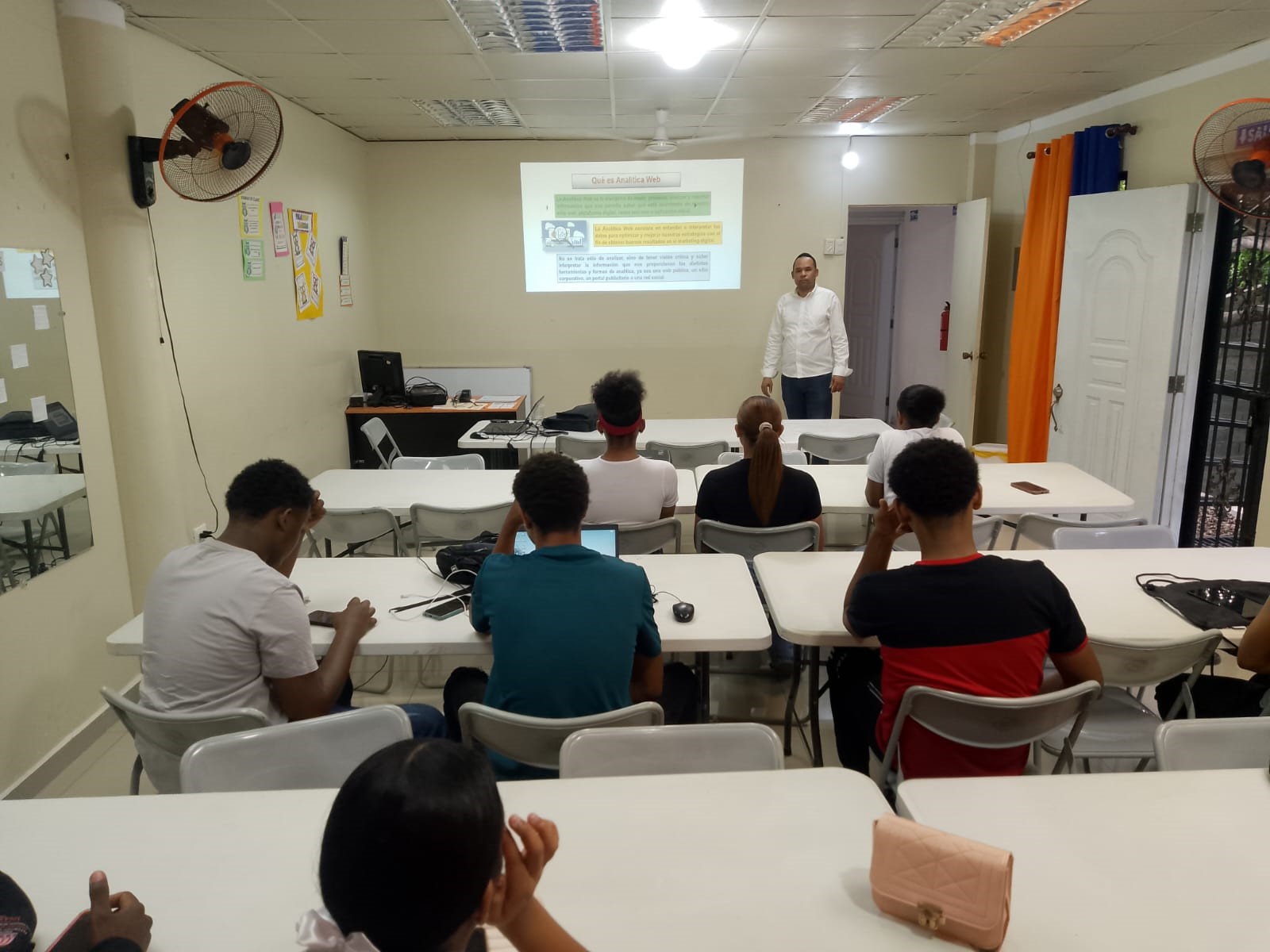 Capacitación a Jóvenes de escasos recursos